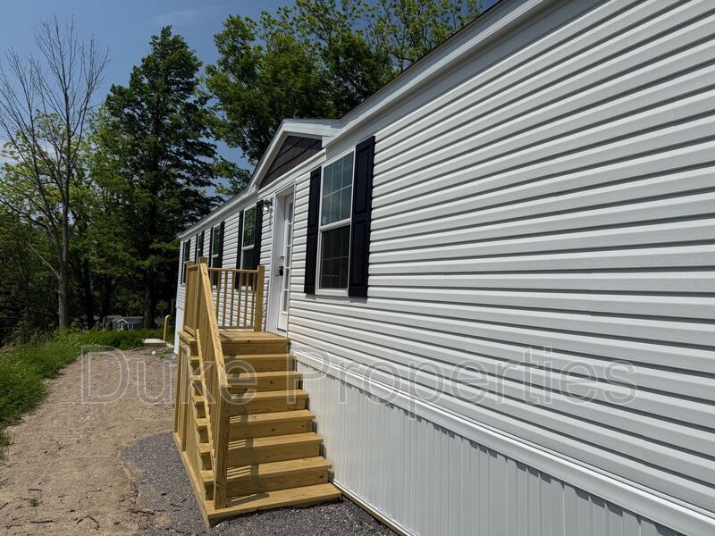5129 E Lake Rd in Livonia, NY - Building Photo