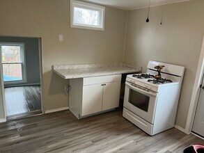 159 Jefferson Ave, Unit 201 in Sharon, PA - Foto de edificio - Building Photo