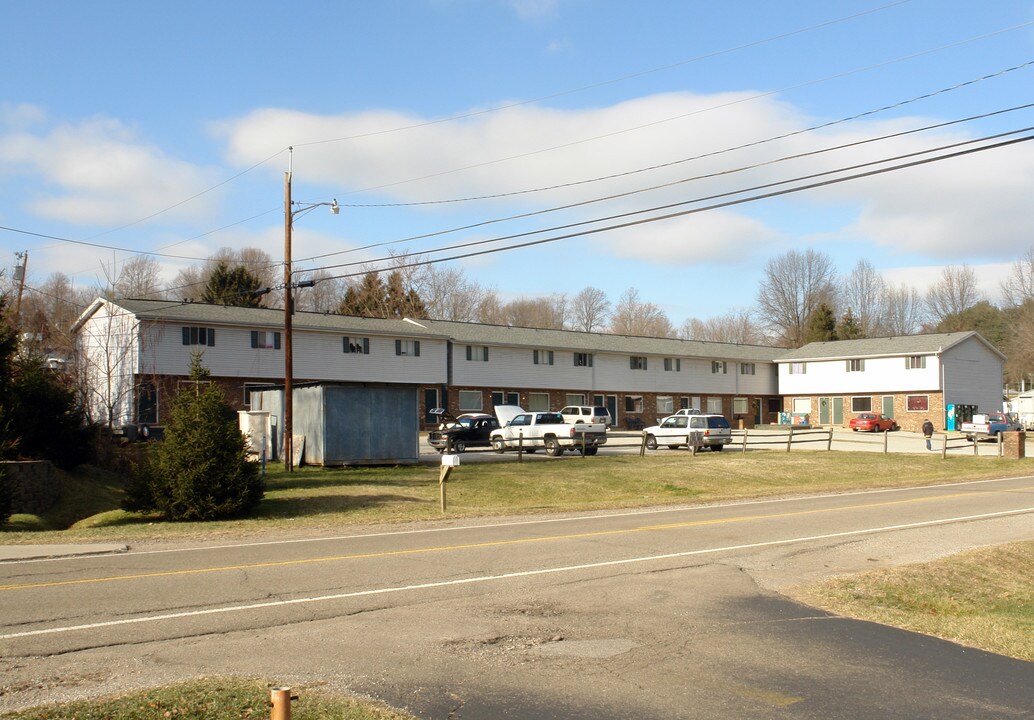 4702 College Pky in Parkersburg, WV - Foto de edificio