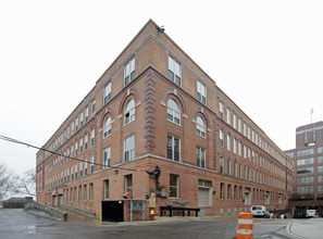 200 River Place Lofts in Detroit, MI - Building Photo - Building Photo