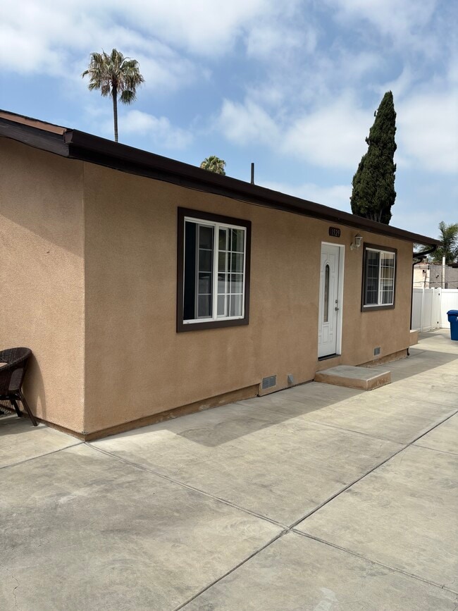 property at 1529 Mohawk St