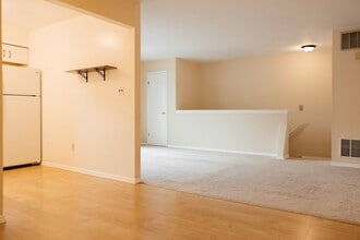 1304 Normandy Ct in Flemington, NJ - Building Photo - Building Photo