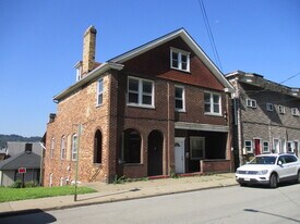 311 Beaver St, Unit 2nd Floor in Leetsdale, PA - Building Photo