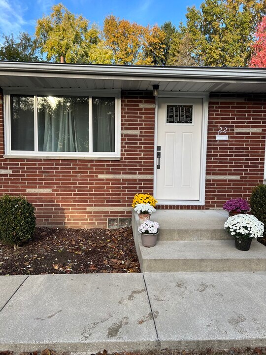 22 Ansel Ave in Akron, OH - Building Photo