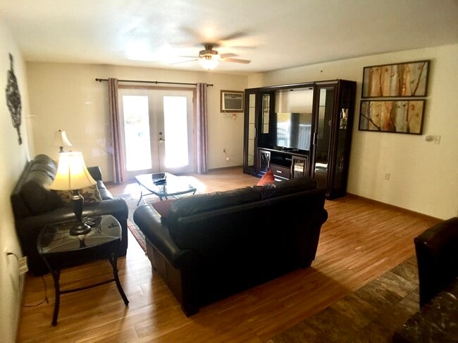 2440 Southwoods Dr, Unit Furnished in Marquette, MI - Foto de edificio - Building Photo