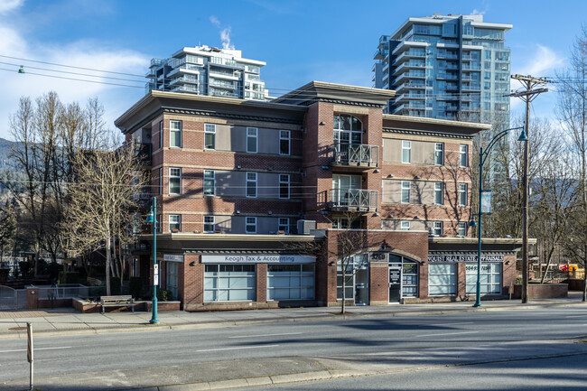 3262-3266 St Johns St in Port Moody, BC - Building Photo - Building Photo