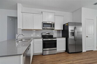 108 Joe Kidd Ln in Jarrell, TX - Building Photo - Building Photo