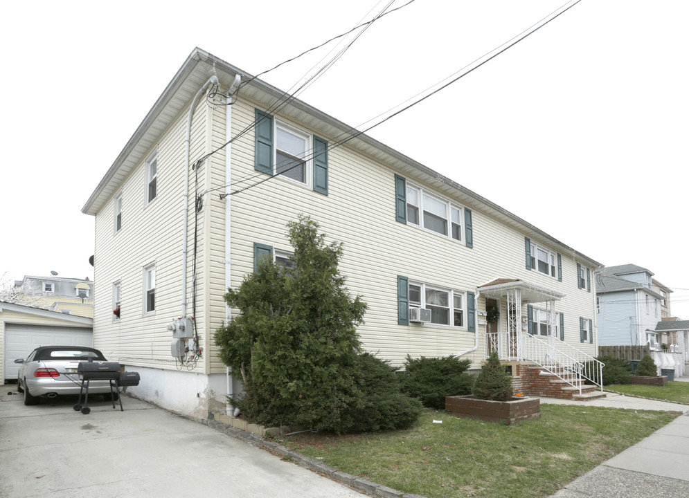 912-914 Mclain St in Elizabeth, NJ - Building Photo