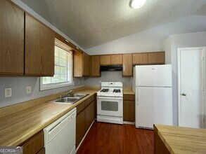 5721 Glenn Hollow Ct in Norcross, GA - Building Photo - Building Photo