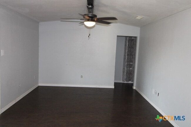 905 N 19th St, Unit A-351 in Copperas Cove, TX - Building Photo - Building Photo