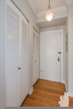 630 W Roscoe St, Unit #G in Chicago, IL - Foto de edificio - Building Photo