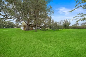 10219 Weldon Rd in Freeport, TX - Building Photo - Building Photo