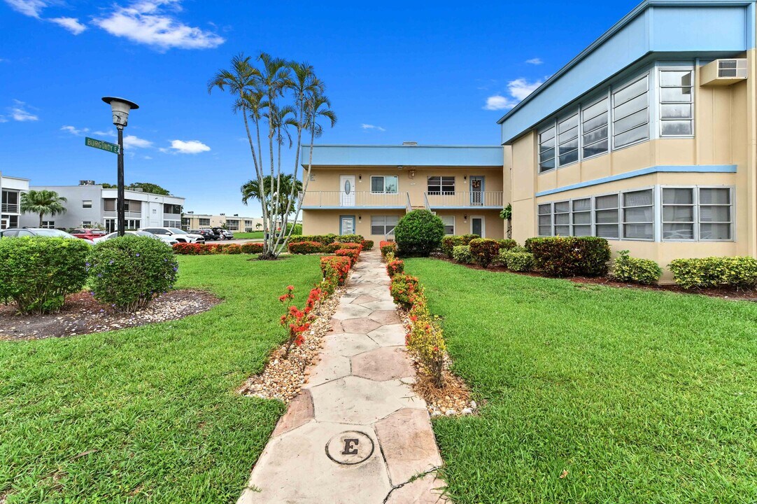 196 Burgundy E in Delray Beach, FL - Building Photo