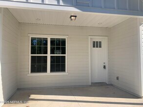 5871 Collins Rd in Jacksonville, FL - Building Photo - Building Photo