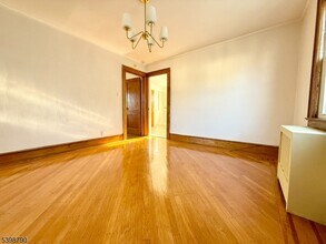 19 Harding St in Maplewood, NJ - Building Photo - Building Photo