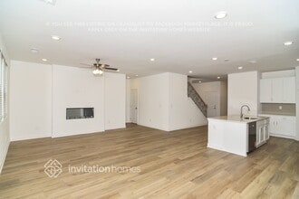 253 W Millbrook Dr in Spring Hill, TN - Foto de edificio - Building Photo