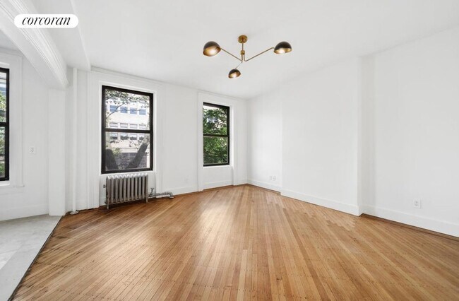 366 Clermont Ave in Brooklyn, NY - Building Photo - Building Photo