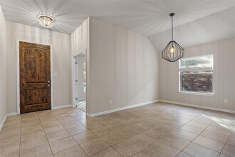 437 Oyster Creek in Buda, TX - Building Photo - Building Photo