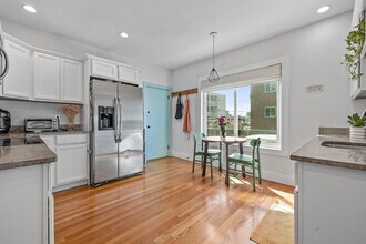 29 Mansfield St, Unit 1 in Somerville, MA - Building Photo - Building Photo