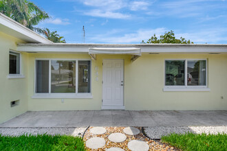644 Shore Dr in Boynton Beach, FL - Building Photo - Building Photo