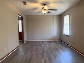 2085 Killian Hill Rd SW in Snellville, GA - Building Photo - Building Photo