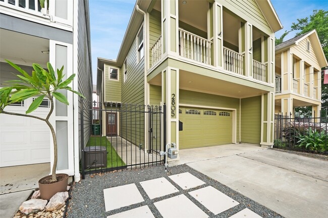 2805 Arlington St in Houston, TX - Foto de edificio - Building Photo