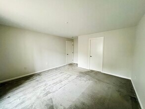 30 Chelsea St in Everett, MA - Building Photo - Building Photo