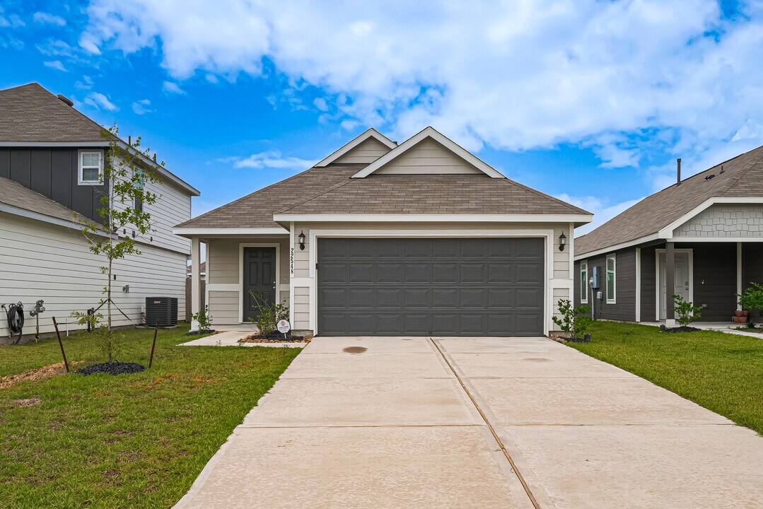 22548 Cormorant Ct in Splendora, TX - Building Photo