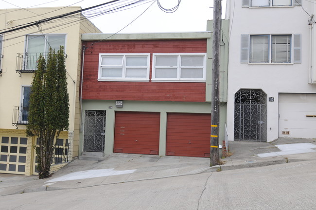 1728 Funston Ave in San Francisco, CA - Foto de edificio - Building Photo