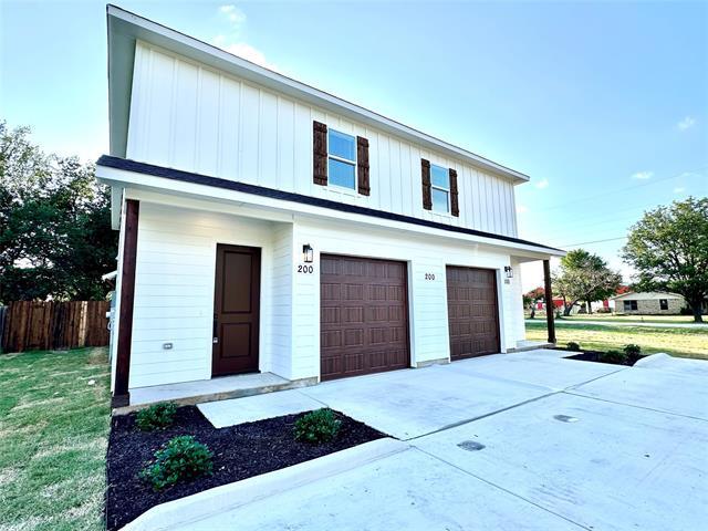 200 S Atwood St in Boyd, TX - Building Photo - Building Photo