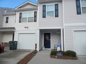 207 Oakmont Valley Trl in Seneca, SC - Building Photo