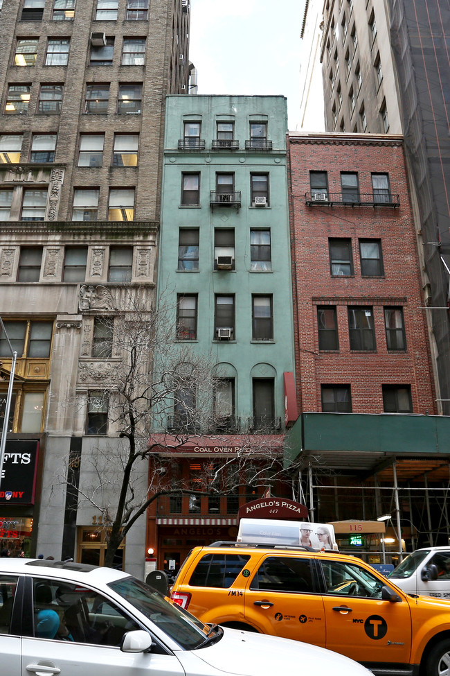 117 W 57th St in New York, NY - Foto de edificio - Building Photo