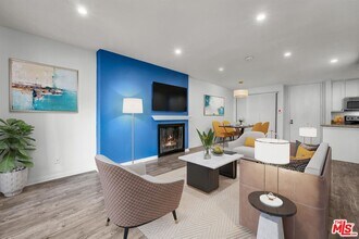 5119 Raintree Cir in Culver City, CA - Building Photo - Building Photo
