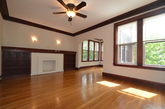 5956 N Magnolia Ave, Unit 2N