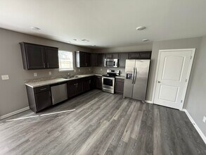 2325 Tanksley Way in Lexington, KY - Building Photo - Building Photo