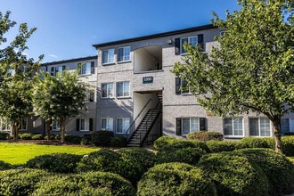 Retreat at Waterside in Greenville, SC - Foto de edificio - Building Photo