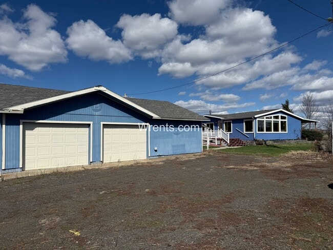 26808 W Tucker Prairie Rd in Cheney, WA - Building Photo - Building Photo