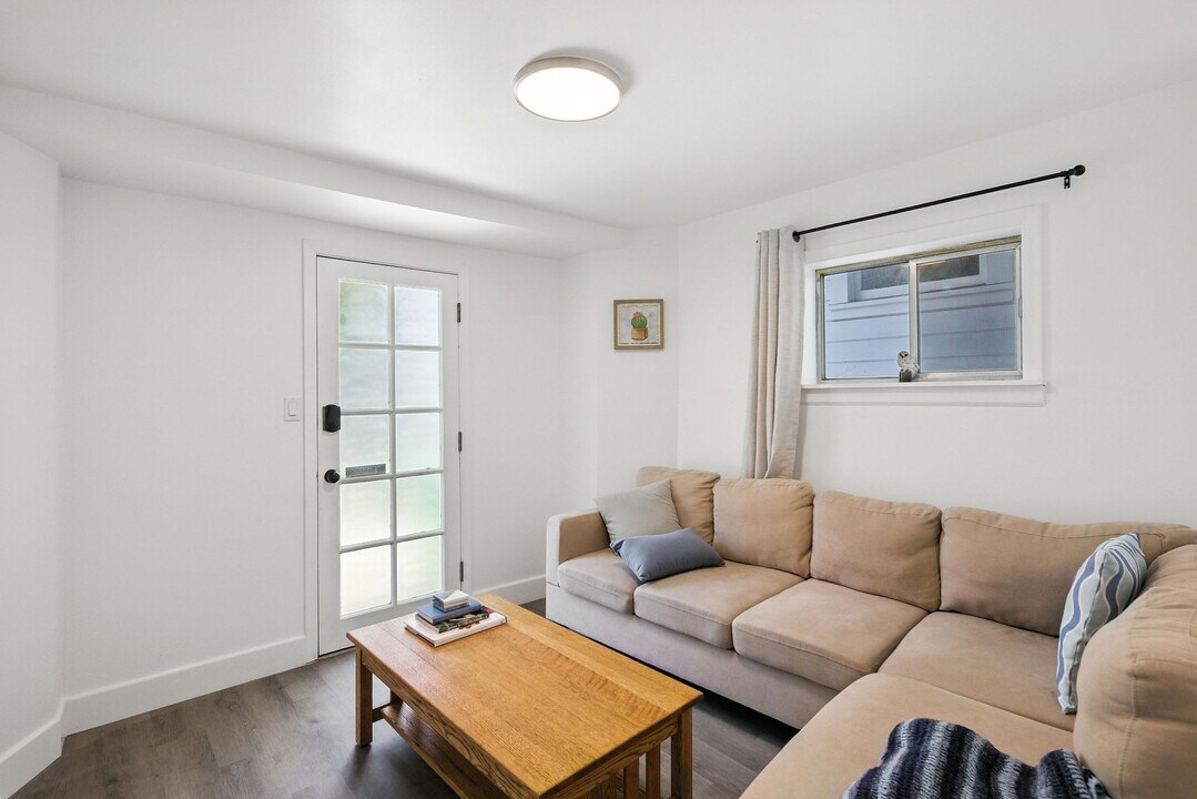 1599 Treat Ave in San Francisco, CA - Building Photo