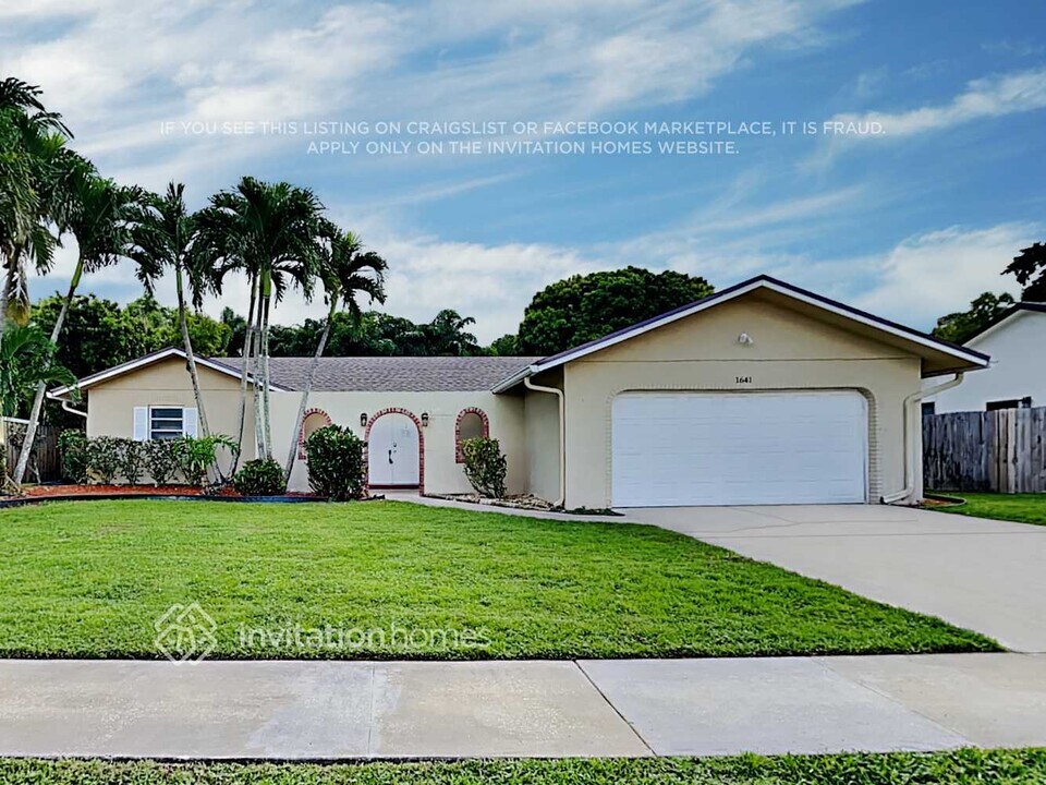 1641 Wyndcliff Dr in Wellington, FL - Building Photo