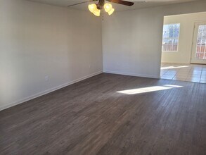 16189 Holy Cross Ln in St. Robert, MO - Building Photo - Building Photo