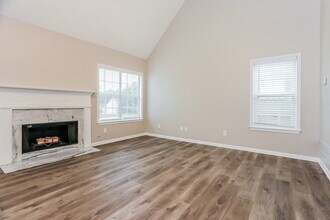 8079 Clearview Cir in Riverdale, GA - Building Photo - Building Photo