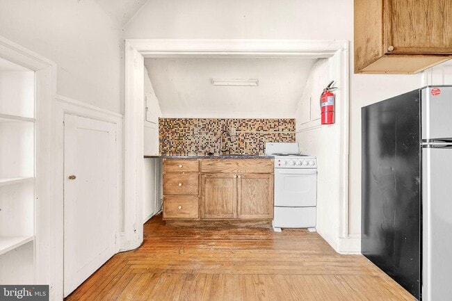 property at 1020 W Main St