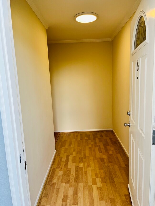 12731 Pacific Ave, Unit 6 in Los Angeles, CA - Foto de edificio - Building Photo