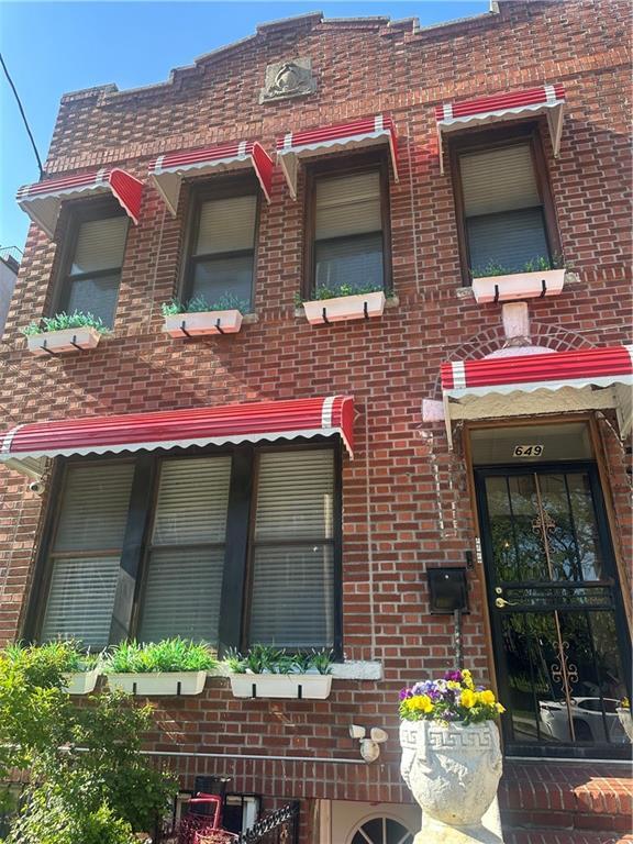 property at 649 Winthrop St