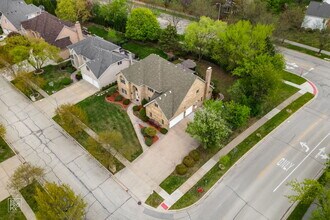 401 Jason Ln in Schaumburg, IL - Building Photo - Building Photo