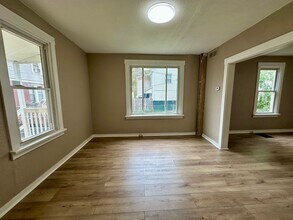 102 Ivy St in Turtle Creek, PA - Building Photo - Building Photo