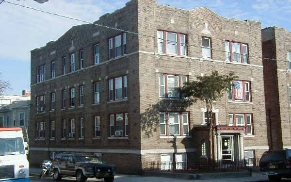 18 Oak St in Weehawken, NJ - Building Photo - Building Photo