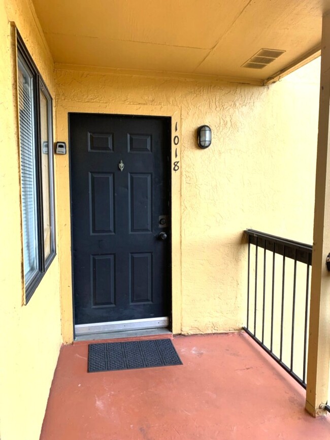 property at 2915 Winkler Ave