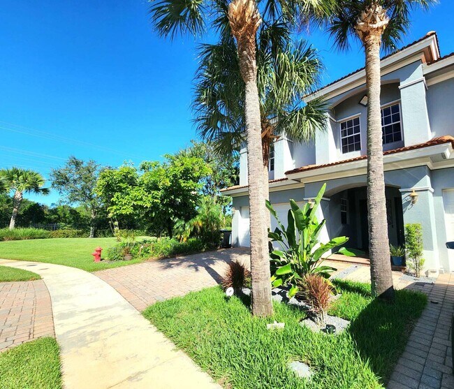 2247 SW Cape Cod Dr in Port St. Lucie, FL - Building Photo - Building Photo