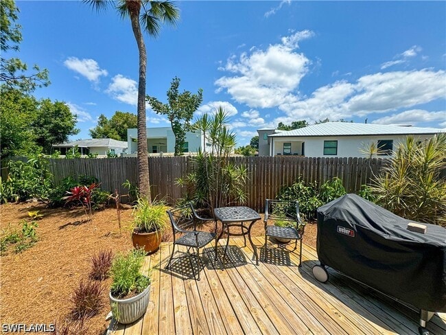 property at 1042 Oak Forest Dr